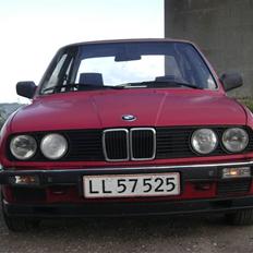 BMW 320i (SOLGT)