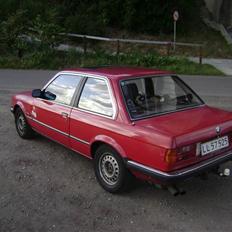 BMW 320i (SOLGT)