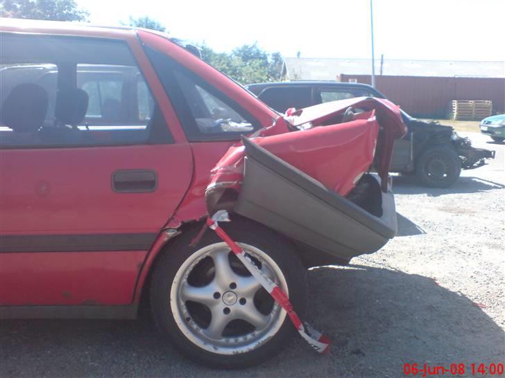 Opel Vectra solgt - spritbilist tog den op i røven af min dejlige vectra  billede 5