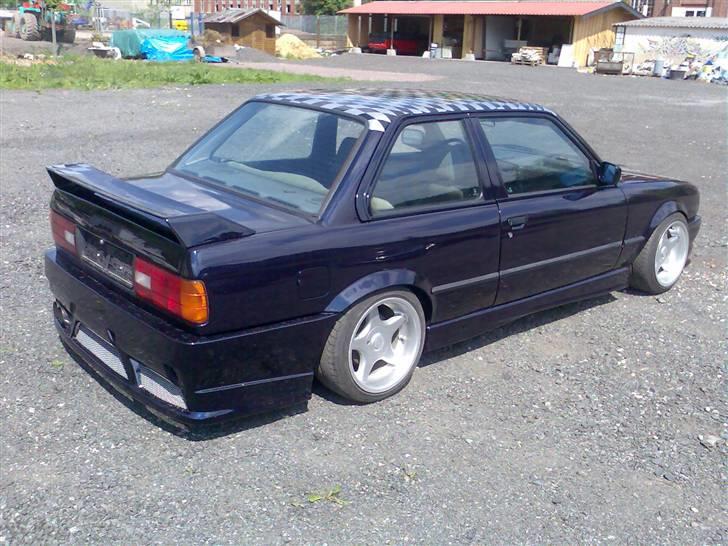 BMW 320i Coupe (SOLGT) billede 4