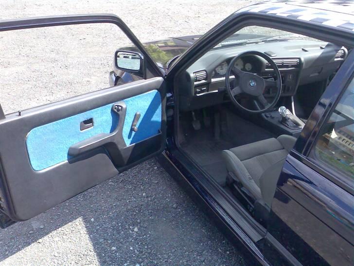 BMW 320i Coupe (SOLGT) billede 8