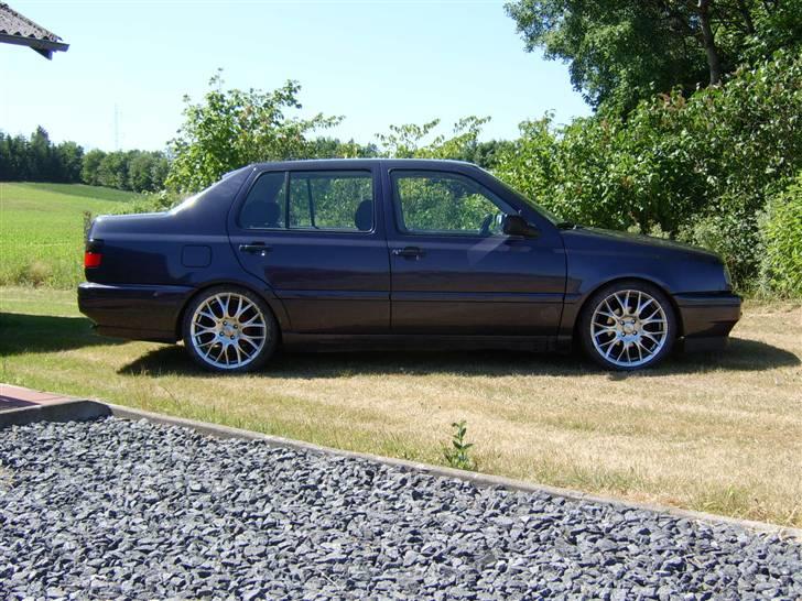 VW vento 1.8 clx SOLGT billede 6