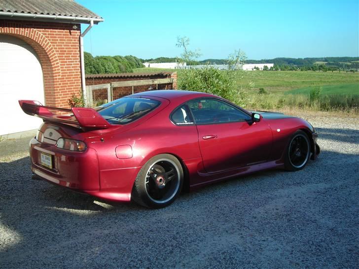 Toyota supra IV - Med de gamle fælge på samt spoile. Og inden kulfiberhjelmen blev lakeret.. billede 12