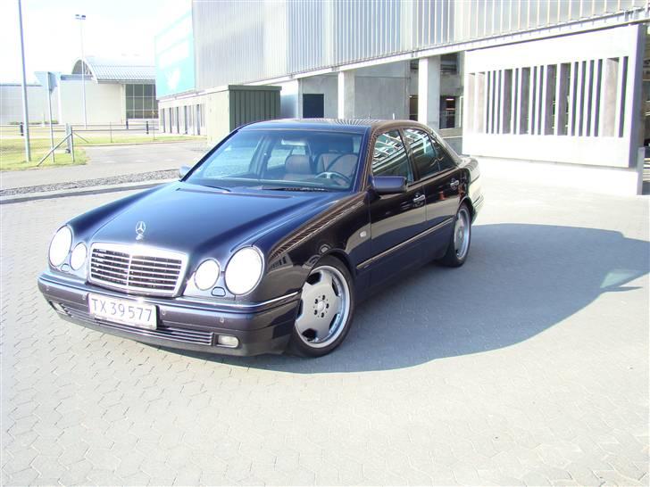 Mercedes Benz E300 TD (SOLGT) billede 11
