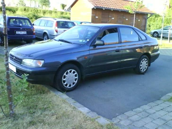 Toyota Carina E *Solgt* - 5 døret skønhed. billede 2
