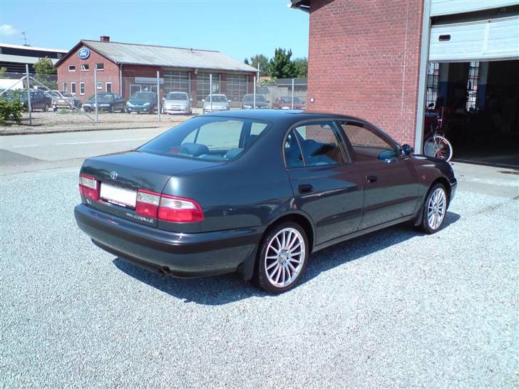 Toyota Carina E 1,6 XLi SOLGT billede 2