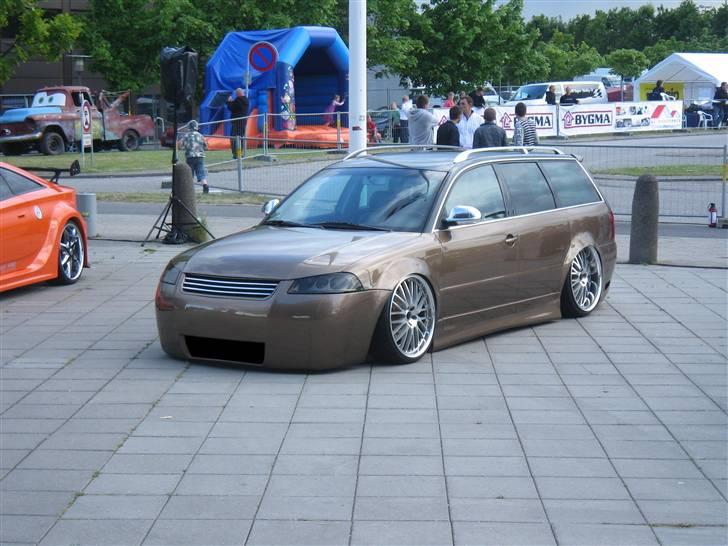 VW KONGE PASSAT. (ny pris 120,000) - Fra Le-mens Festen billede 1