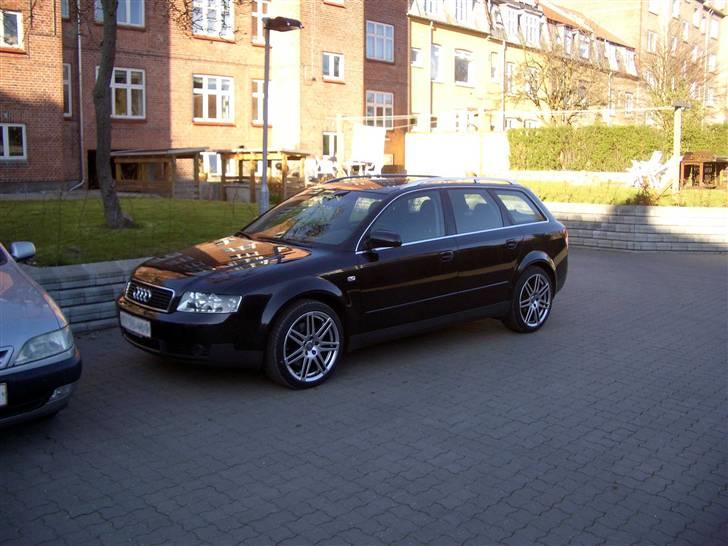 Audi A4 Avant - Hjemme i baggården billede 1