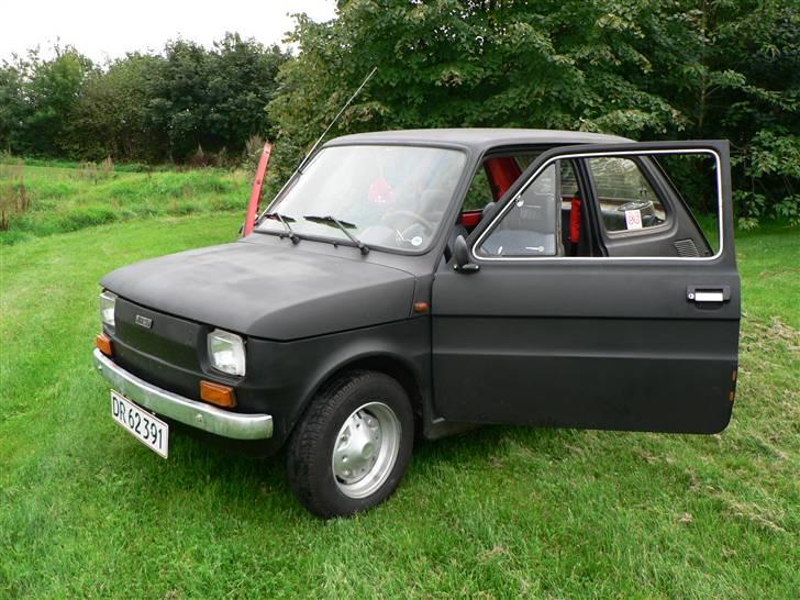 Fiat 126 "Solgt" - det er sådan som den ser ud nu, er den ikke blevet fin :-) billede 1