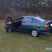 Opel Vectra 1,8 16 v CD