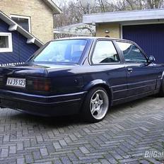BMW E30