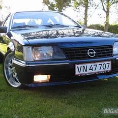 Opel monza 3000 24v