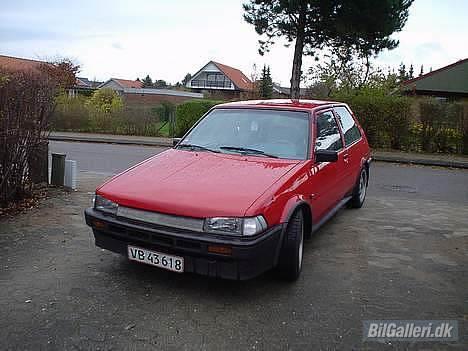 Toyota Corolla Gt - Forlænget kølerhjelm -_- billede 1