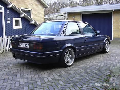 BMW E30 billede 2