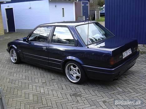 BMW E30 billede 4