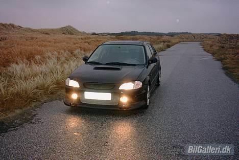 Mazda 323F billede 7