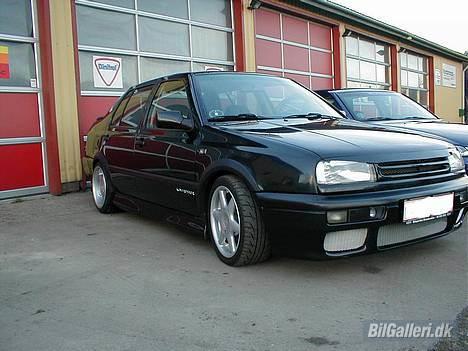 VW vento 1,8 GL kompressor - Ventoen og et glimt af Tim J´s Vectra i baggrunden billede 3