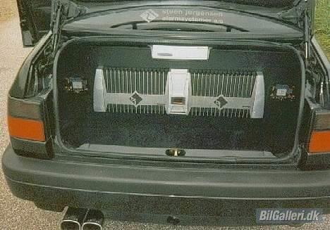 VW vento 1,8 GL kompressor - 2200watt. ved 13.9volt i 2 ohm, ha Rockford kan det pis der.. samt lækre delefiltre med diode lys billede 10