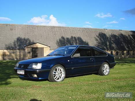 Opel monza 3000 24v billede 4