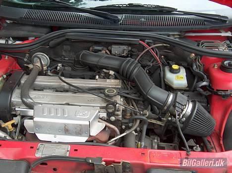 Ford Escort - SOLGT - Tja, forhåentlig kommer der nogle fine krom rør i, og også en turbo, men det er jo dyrt det møg... billede 4