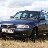 Opel Astra 2.0 16V GSI 150 HK