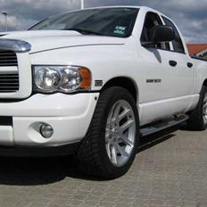 Dodge Ram 1500 SLT Quad CAB