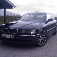 BMW 750i V12