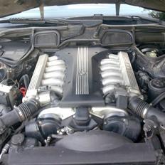 BMW 750i V12