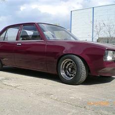 Opel ascona b 2,0s solgt