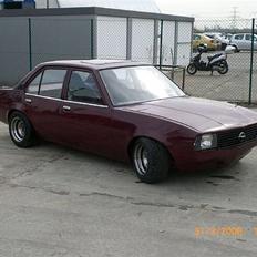 Opel ascona b 2,0s solgt