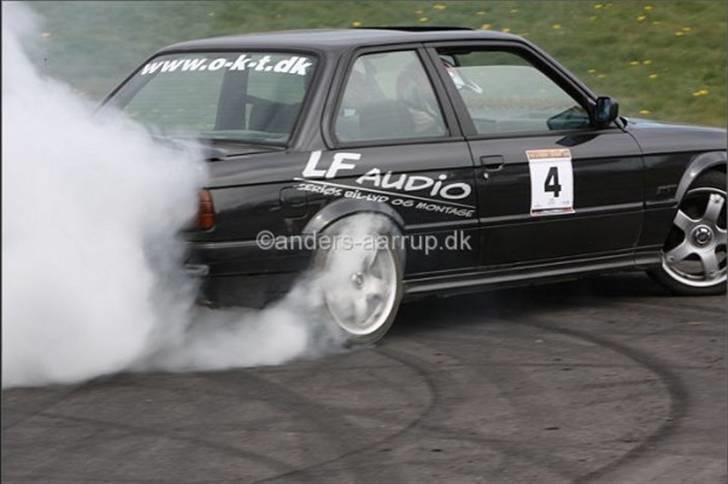 BMW E30 - V8  - Den helt rigtige vinkel af en E30 med en V8´er i :-) billede 9