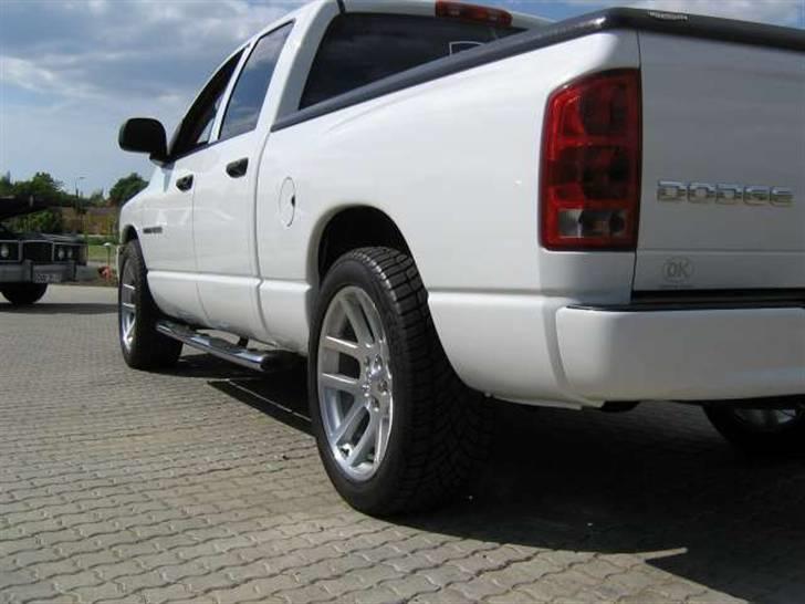 Dodge Ram 1500 SLT Quad CAB billede 4