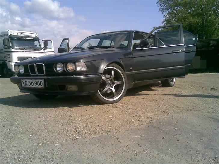 BMW 735i SOLGT billede 1