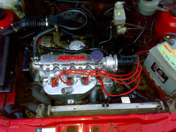 Opel Astra f caravan (solgt) - det fine motorum som jeg har brugt godt og vel 2 weekender på billede 3