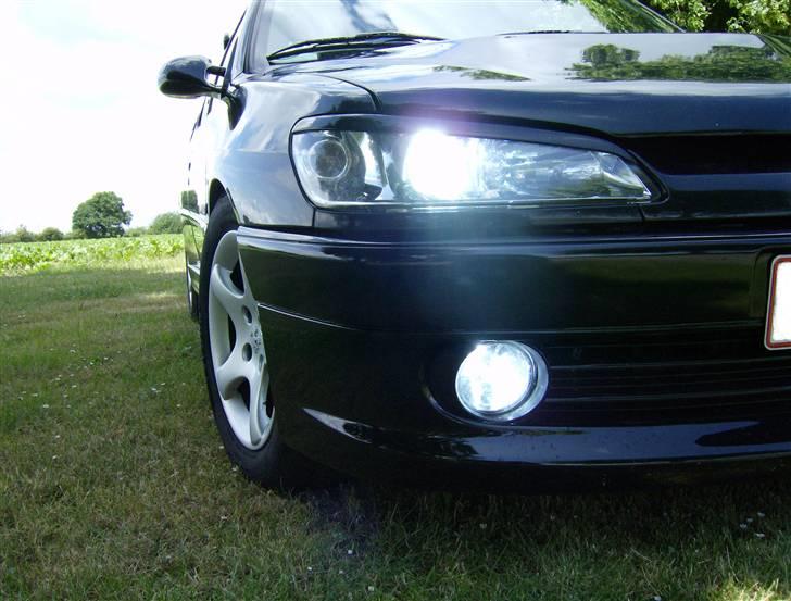 Peugeot 306 GTI - Zenon lys i både kørelys og tågelys. 8000K billede 10
