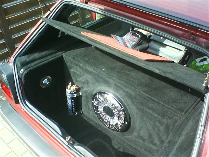 VW Golf 2 1.6Diesel GL SOLGT - Bagagerummet, som jeg byggede over 2 uger. billede 6