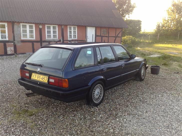 BMW E 30 Turing 320i (solgt) - som den så ud den dag jeg fik den lille øjesten.... billede 6