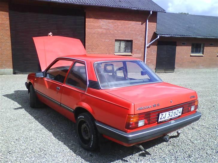 Opel Ascona 1,6 SH SOLGT (tidl. bil)  billede 2