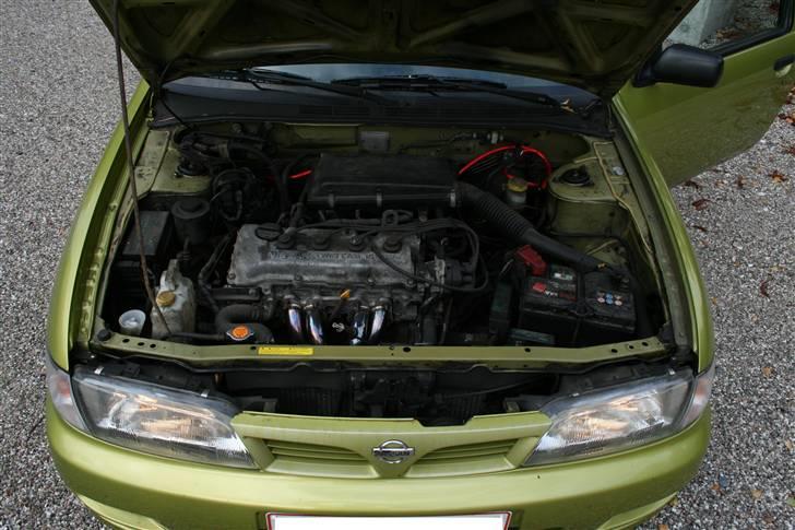 Nissan Almera 1,6 SR  SOLGT billede 8