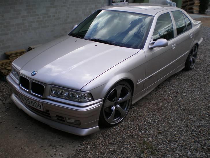 BMW 325i billede 8