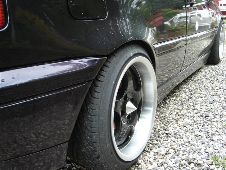 VW GOLF  III  1.8 (solgt) billede 18