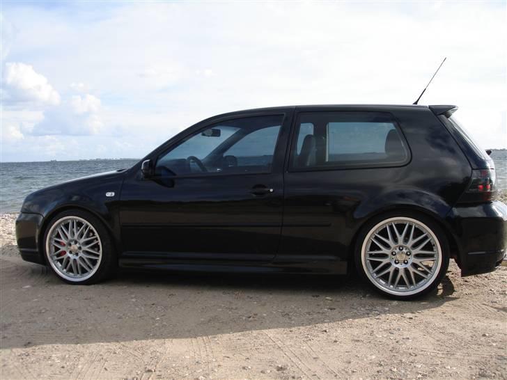 VW 4 gti  r32 fmj  SOLGT. billede 2