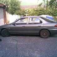 Ford Mondeo MK I