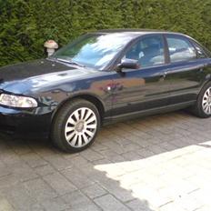 Audi A4 Limousine