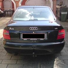 Audi A4 Limousine