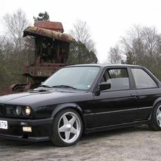 BMW 320i E30 (M50)