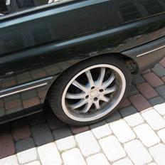 Ford Escort 1,6i 3d cl