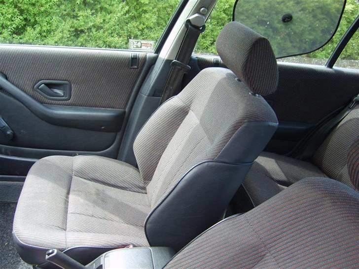 Peugeot 405 GLX *Skrottet* - passagersædet billede 11