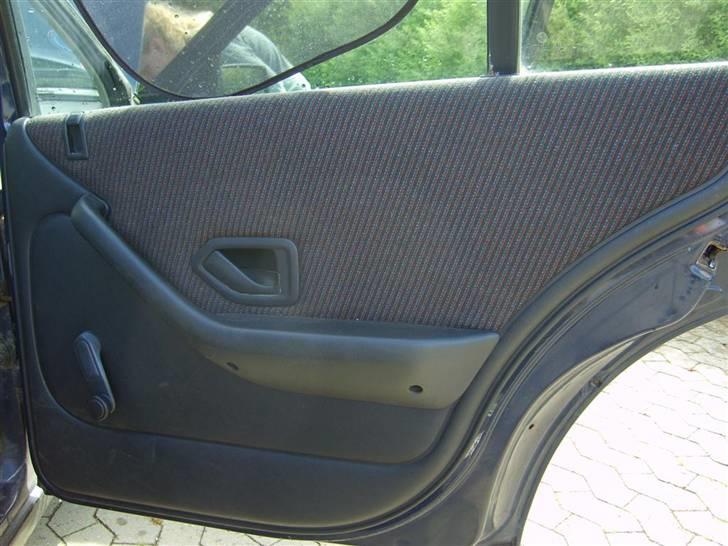 Peugeot 405 GLX *Skrottet* - Dørside bagdør billede 16