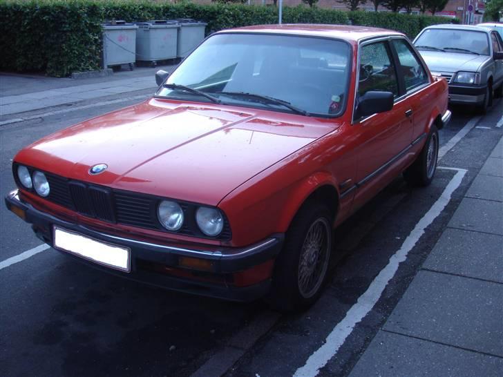 BMW 323i billede 2